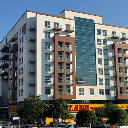 Backpackers Heaven ! 18 Beds In A 2 Bedroom Apartment In Front Of Union Metro Station Diera Dubai Exterior foto