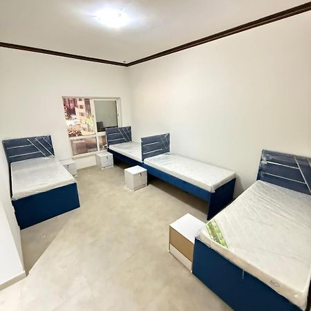 Backpackers Heaven ! 18 Beds In A 2 Bedroom Apartment In Front Of Union Metro Station Diera Dubai Exterior foto