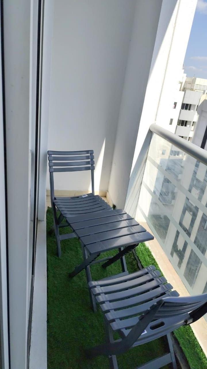Backpackers Heaven ! 18 Beds In A 2 Bedroom Apartment In Front Of Union Metro Station Diera Dubai Exterior foto